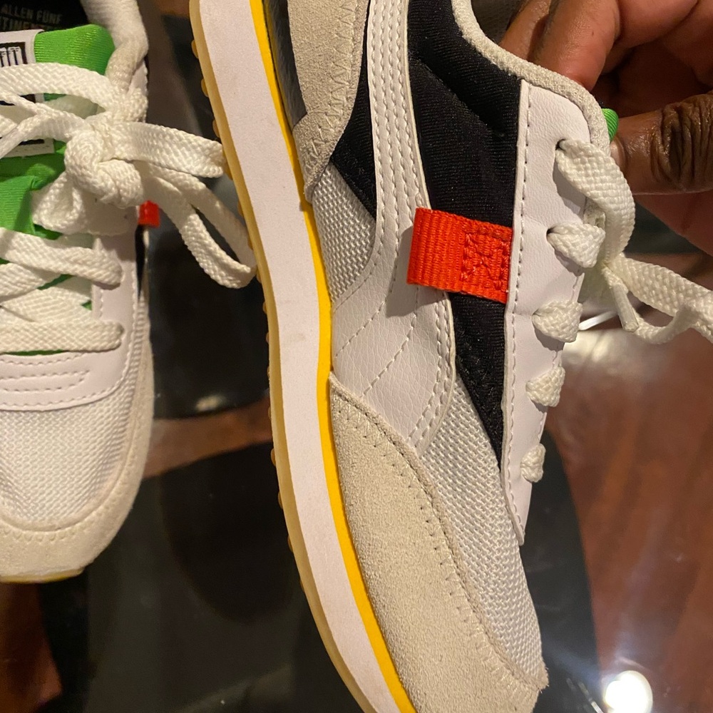 Kids Multicolored PUMA sneakers size 13.5C - Picture 2 of 8